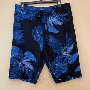 Men’s swim shorts